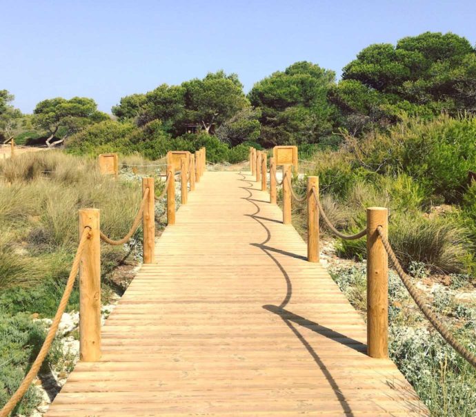 Son Saura, Menorca, beach, boardwalk, 6 incredible beaches