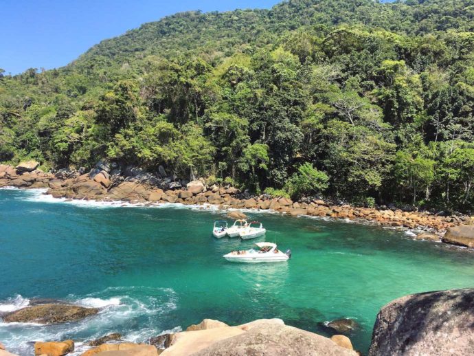 6 things to do on Ilha Grande. Full island boat tour. Caxadaco cove
