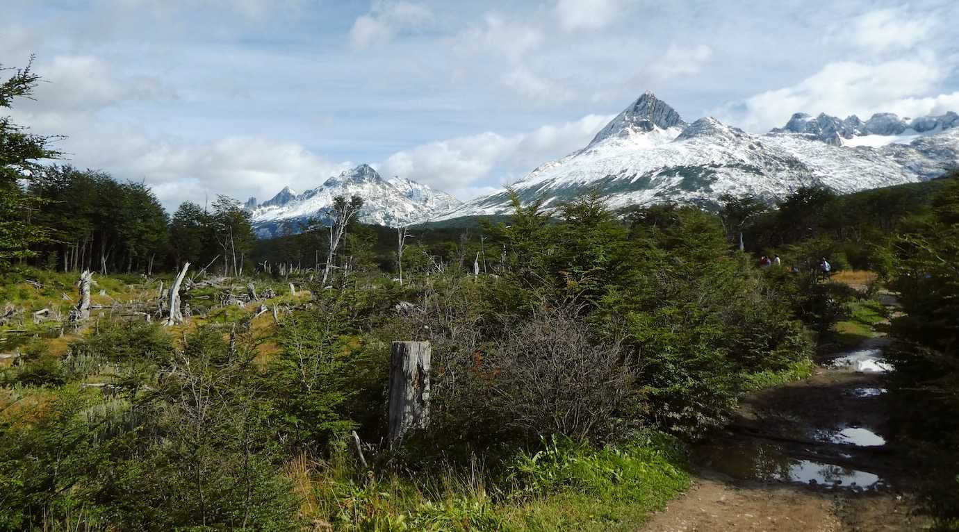 laguna Esmeralda walk views