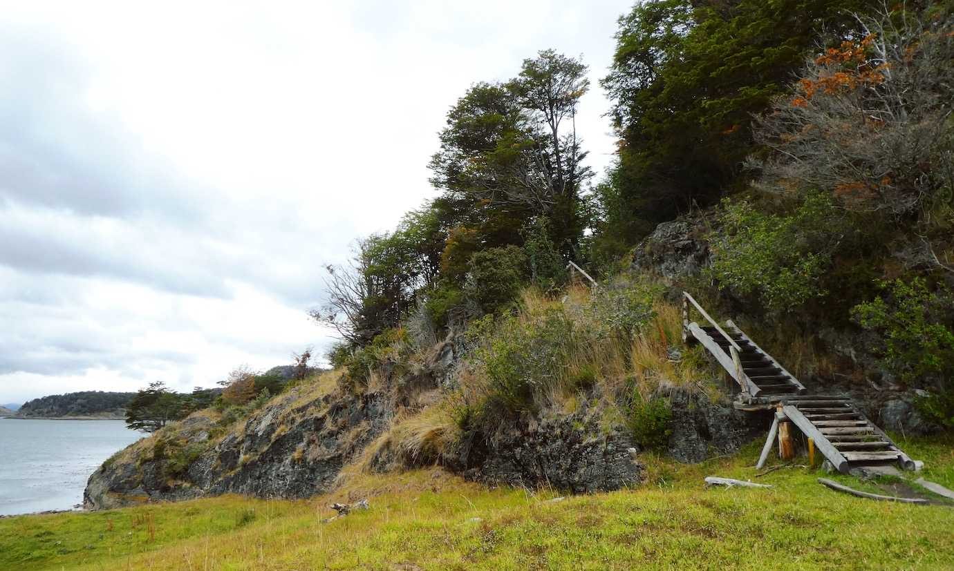 tierra del fuego senda costera walk stairs