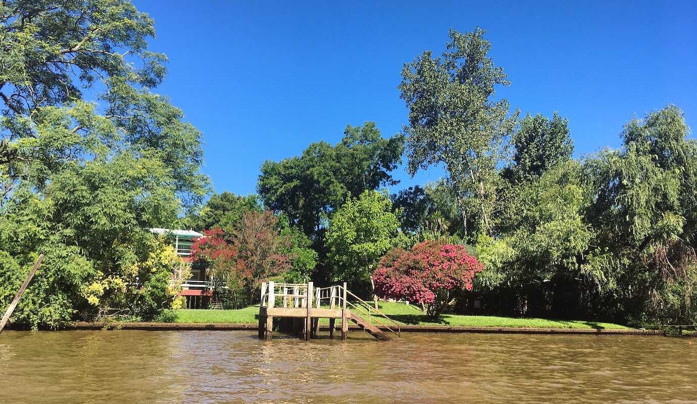 Tigre boat trip. Views from the river