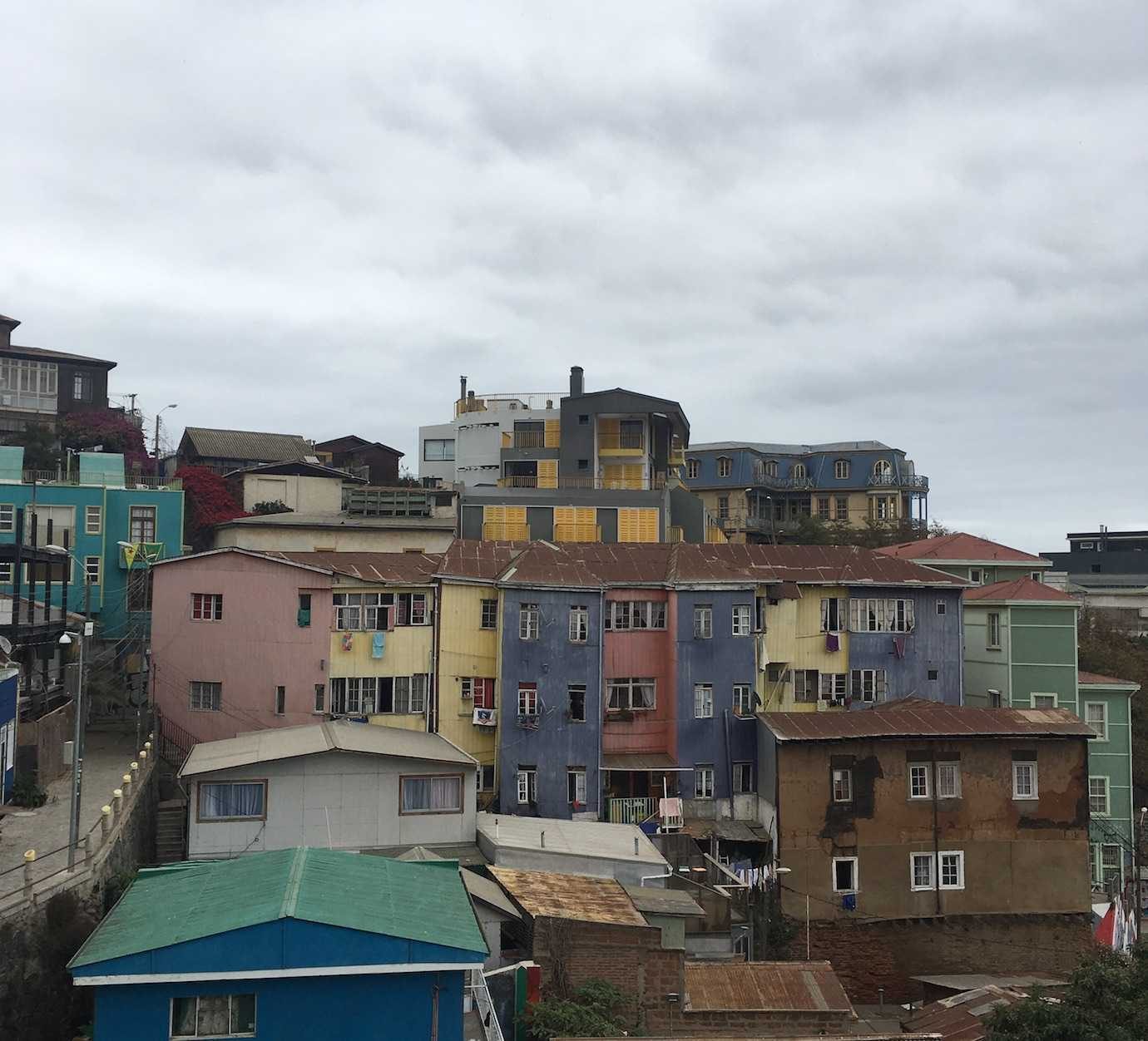 colourful buildings valparaiso