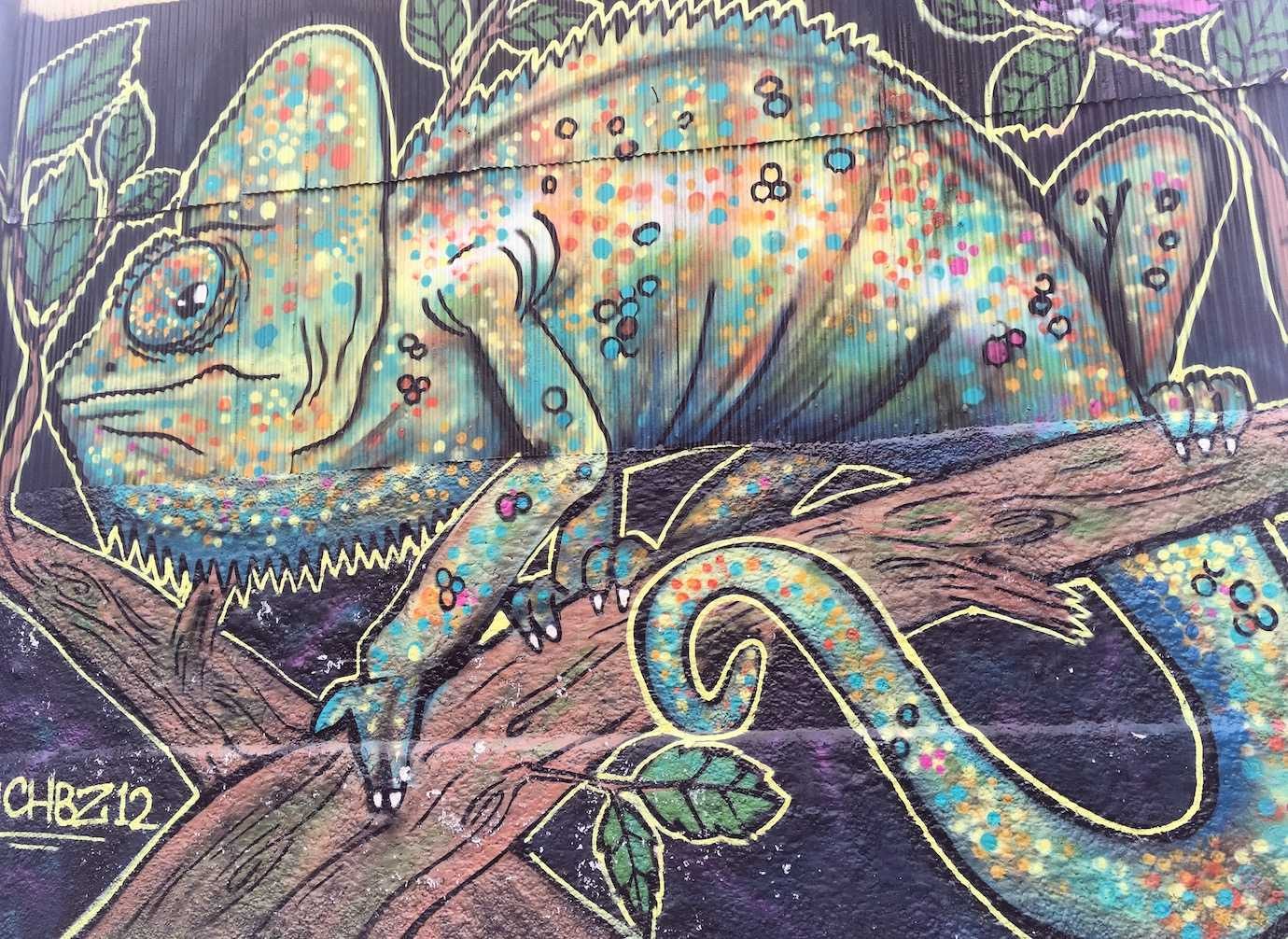 gecko street art valparaiso