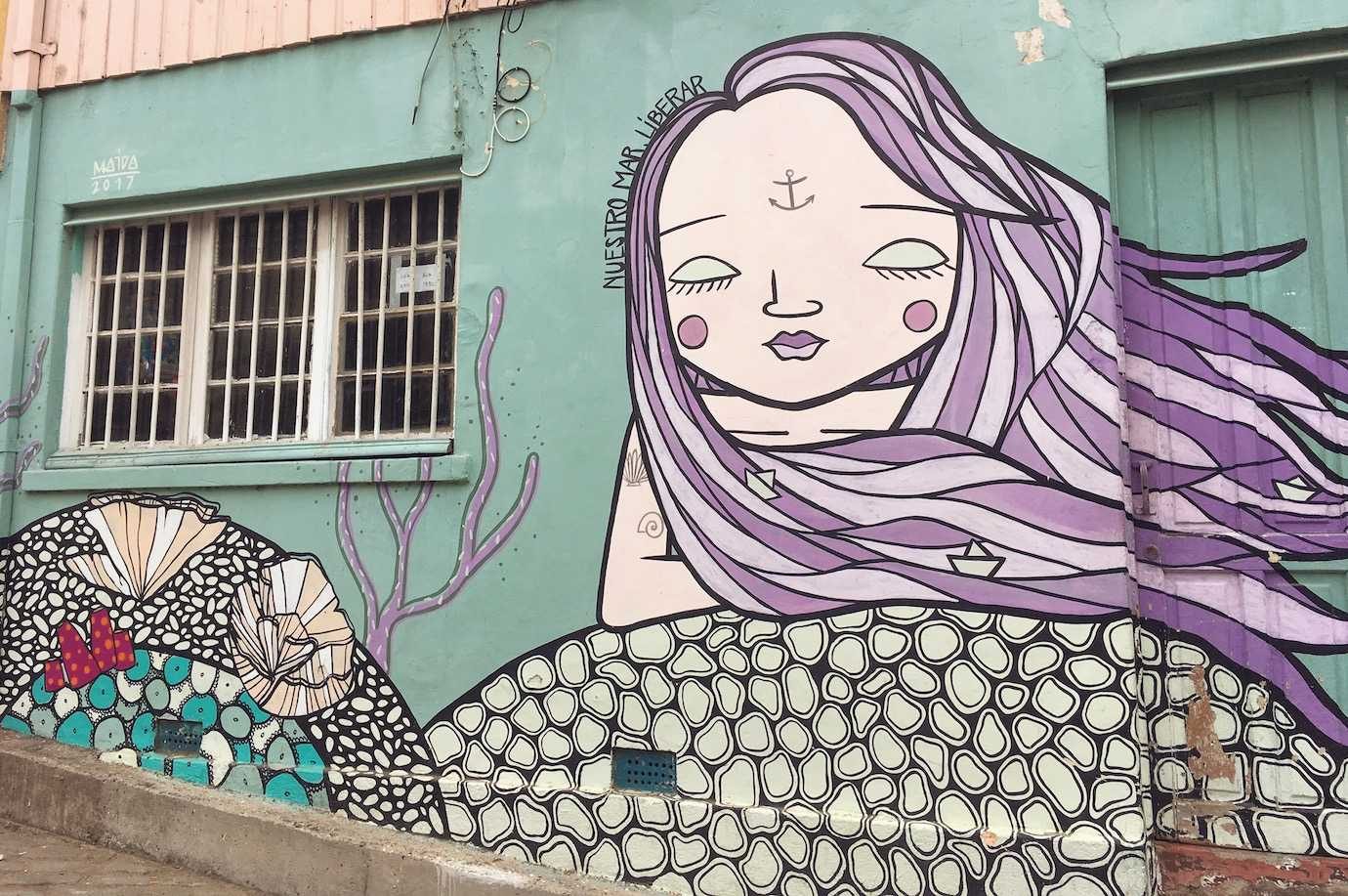 mermaid street art valparaiso