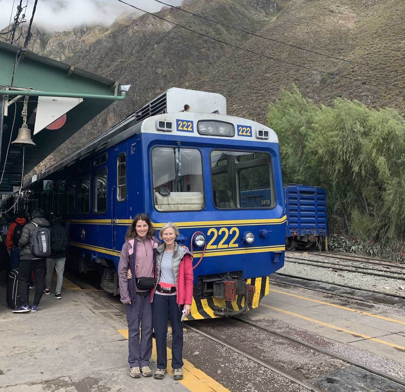 me mum train to machu picchu