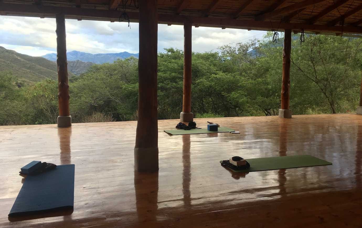 yoga platform vilcabamba izhcayluma