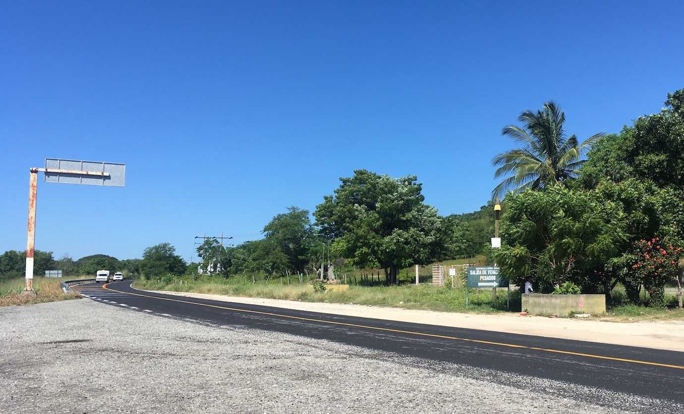 road turn off to el zapotalito chacahua