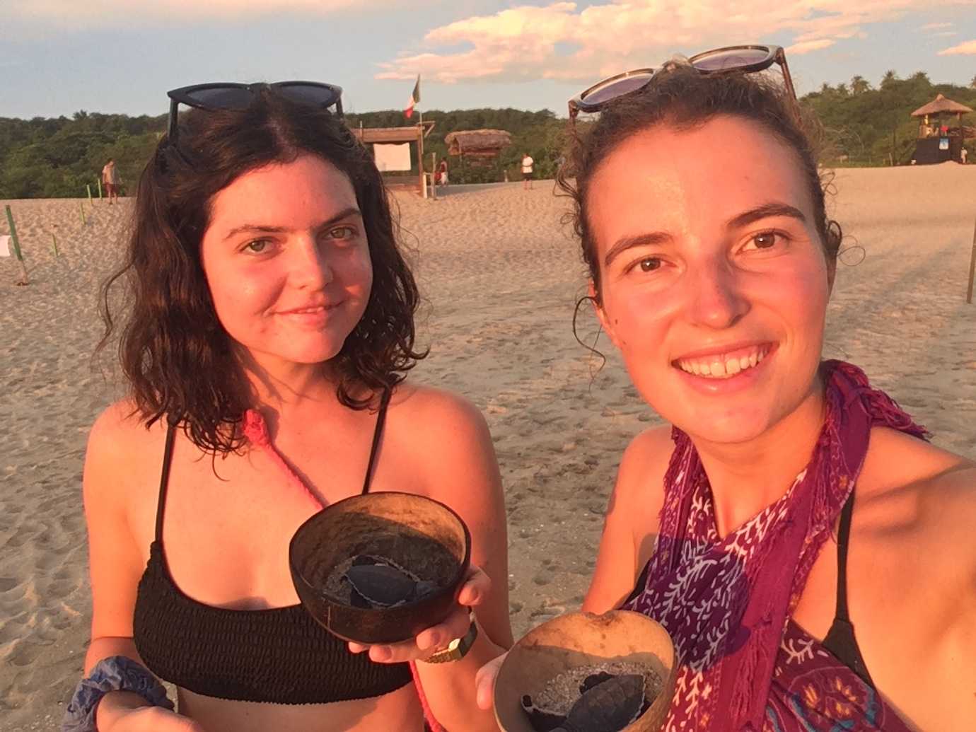 turtle release selfie playa bacocho puerto escondido